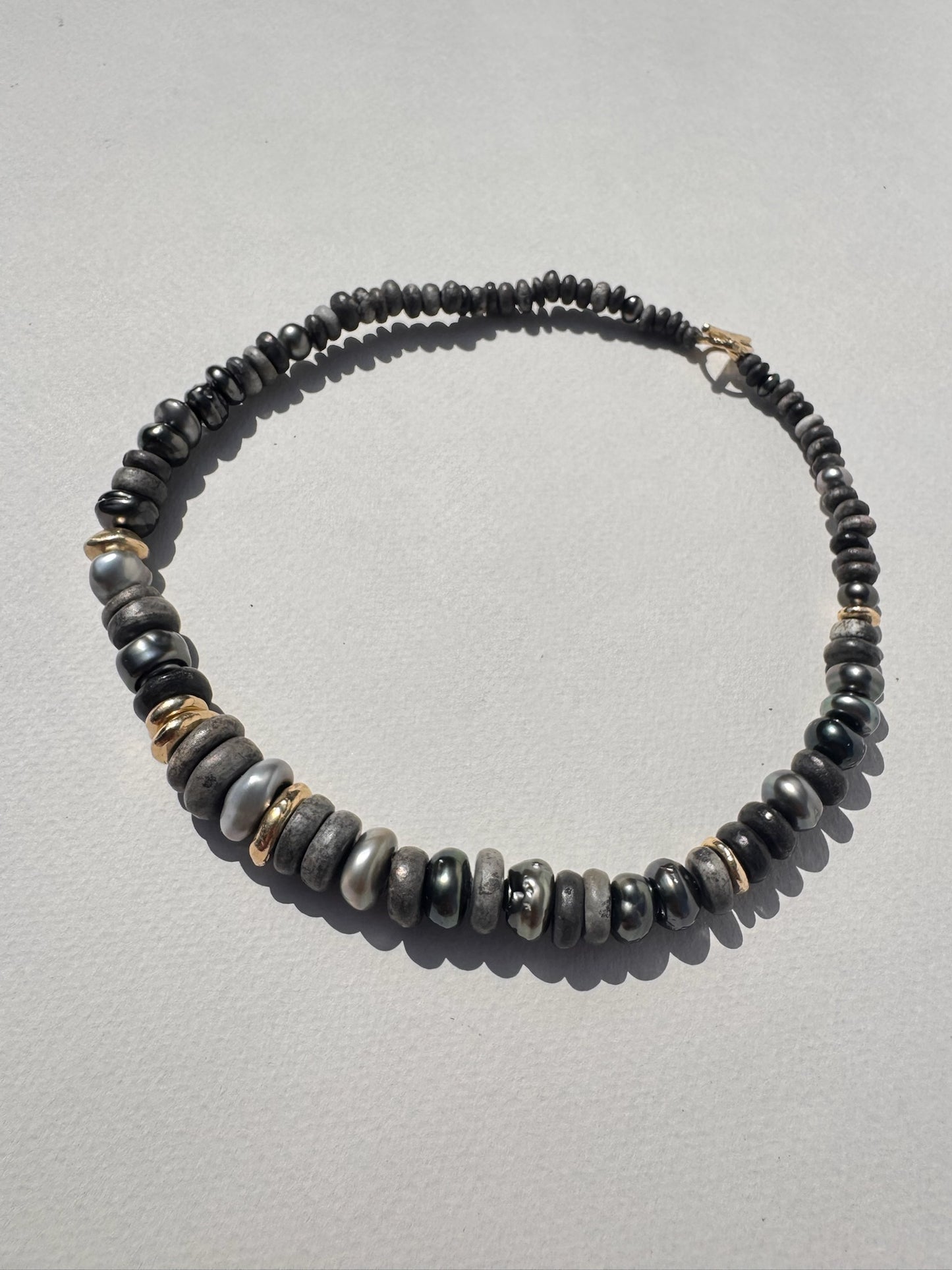 Rakú, Tahitian Pearl and Gold bead necklace