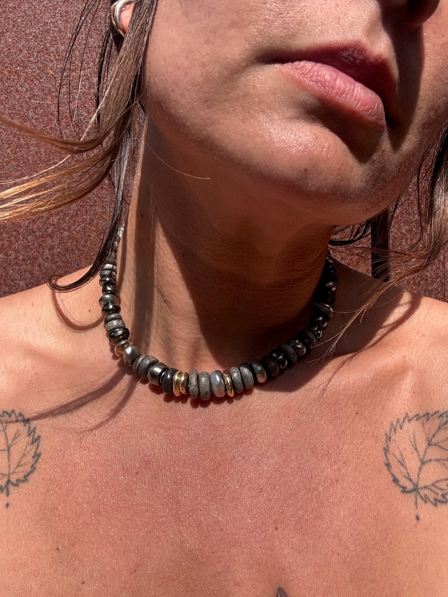 Rakú, Tahitian Pearl and Gold bead necklace
