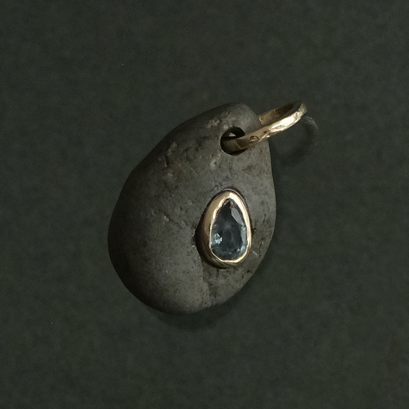 Pear Drop Sapphire in Rock